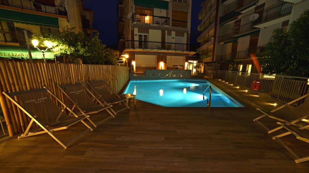 Adler 3 estrelas em Alassio