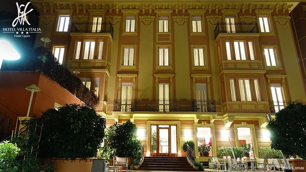 Careni 3 estrelas em Finale Ligure