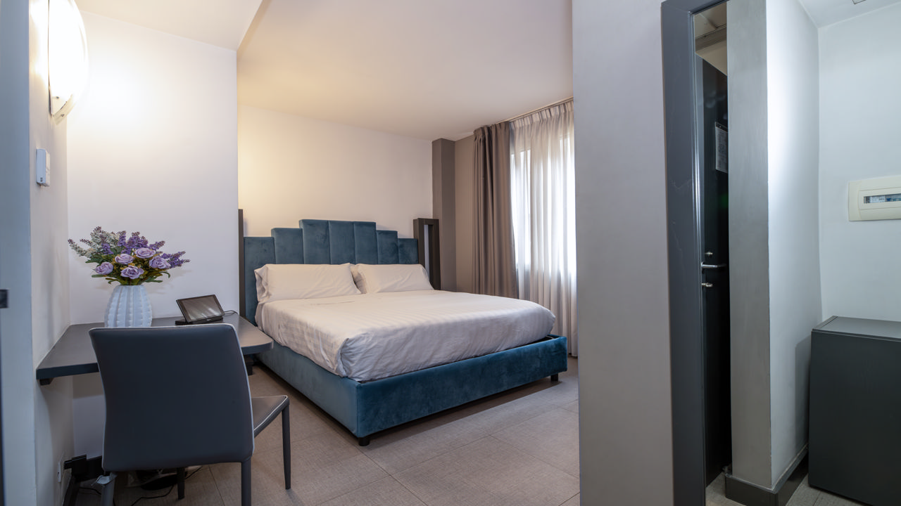 Hotel Golden Hotel, Italien, Neapel. Großes 1