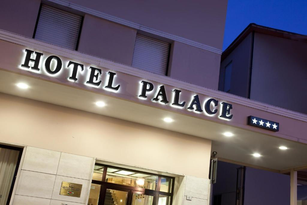 Hotel Palace, Italien, Civitanova Marche. Großes 16
