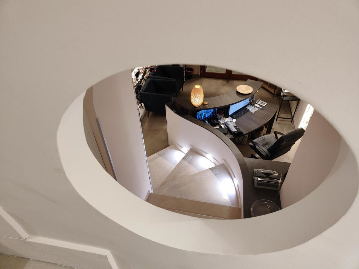 Hotel Ideal, Italien, Neapel. Großes 9